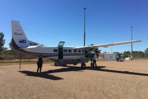 PHOTO: Police arrive via plane at Doomadgee to run a forum with locals on the effects of the drug ice. (ABC North West: Zara Margolis)